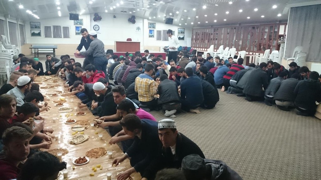 Biz-Adamın-Kalbini-Alırız-M.Raşit-GÜNGÖR-3-1024x576